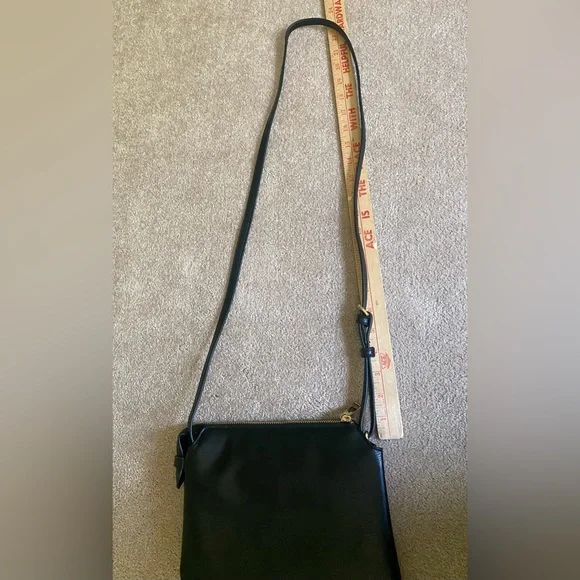 NWOT Vegan Leather Crossbody, Top Zip Closure, interior zip pocket/compartments - Picture 14 of 14